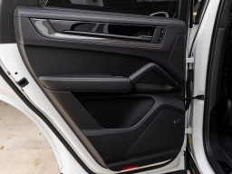 Porsche Cayenne GTS AWD 2026