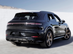 Porsche Cayenne GTS AWD 2025