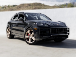 Porsche Cayenne GTS AWD 2025