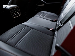 Porsche Cayenne GTS AWD 2025