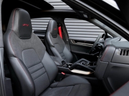 Porsche Cayenne GTS AWD 2025