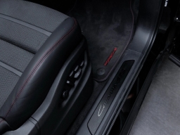 Porsche Cayenne GTS AWD 2025