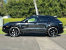 Porsche Cayenne GTS AWD 2026