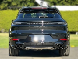 Porsche Cayenne GTS AWD 2026