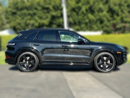 Porsche Cayenne GTS AWD 2026