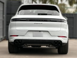 Porsche Cayenne S AWD 2026