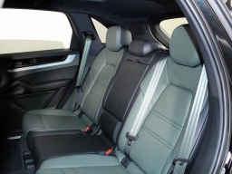 Porsche Cayenne S AWD 2025