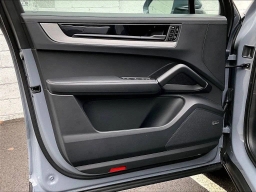 Porsche Cayenne S AWD 2026