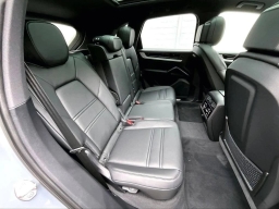 Porsche Cayenne S AWD 2026