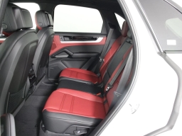 Porsche Cayenne S AWD 2026