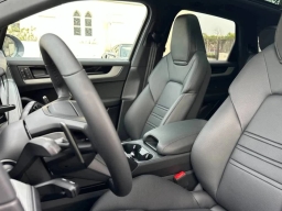 Porsche Cayenne S AWD 2026