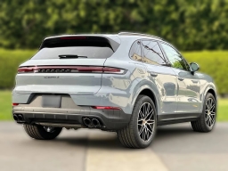 Porsche Cayenne S AWD 2026