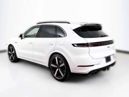 Porsche Cayenne Turbo E-Hybrid AWD 2025