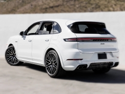 Porsche Cayenne Turbo E-Hybrid AWD 2026