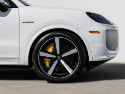 Porsche Cayenne Turbo E-Hybrid AWD 2026