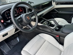 Porsche Cayenne Base Coupe AWD 2026