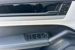 Porsche Cayenne Base Coupe AWD 2026