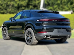 Porsche Cayenne Base Coupe AWD 2026