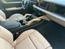 Porsche Cayenne Base Coupe AWD 2026