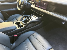 Porsche Cayenne Base Coupe AWD 2026