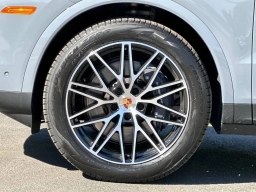 Porsche Cayenne Base Coupe AWD 2026