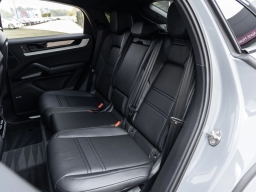 Porsche Cayenne Base Coupe AWD 2026