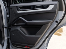 Porsche Cayenne Base Coupe AWD 2026