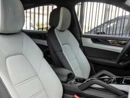 Porsche Cayenne Base Coupe AWD 2026