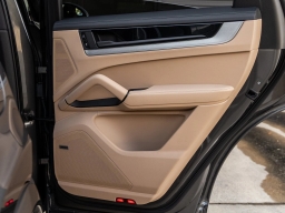 Porsche Cayenne Base Coupe AWD 2026