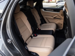 Porsche Cayenne Base Coupe AWD 2026