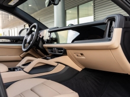 Porsche Cayenne Base Coupe AWD 2026