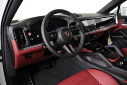 Porsche Cayenne Base Coupe AWD 2026