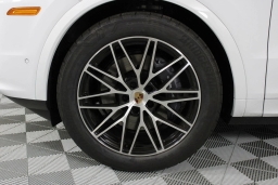 Porsche Cayenne Base Coupe AWD 2026