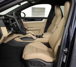 Porsche Cayenne Base Coupe AWD 2026