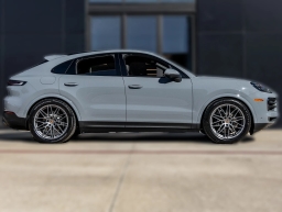 Porsche Cayenne Base Coupe AWD 2026