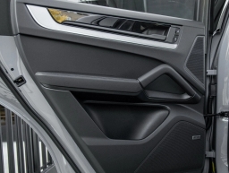 Porsche Cayenne Base Coupe AWD 2026