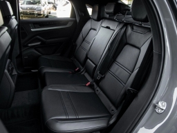 Porsche Cayenne Base Coupe AWD 2026