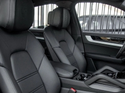 Porsche Cayenne Base Coupe AWD 2026