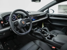 Porsche Cayenne Base Coupe AWD 2026