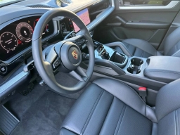 Porsche Cayenne Base Coupe AWD 2025