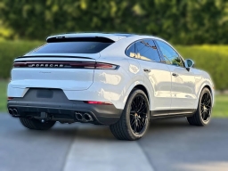 Porsche Cayenne Base Coupe AWD 2025