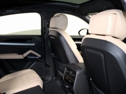 Porsche Cayenne Base Coupe AWD 2026