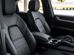 Porsche Cayenne Base Coupe AWD 2026