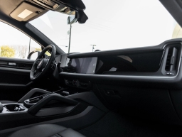 Porsche Cayenne Base Coupe AWD 2026