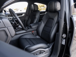 Porsche Cayenne Base Coupe AWD 2026