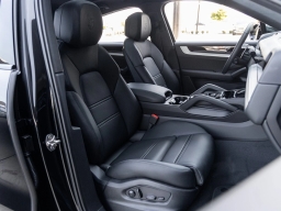 Porsche Cayenne Base Coupe AWD 2026