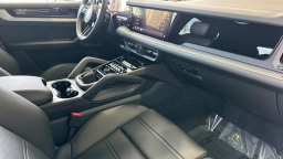 Porsche Cayenne Base Coupe AWD 2026