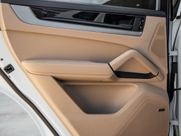 Porsche Cayenne Base Coupe AWD 2026