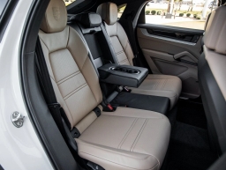 Porsche Cayenne Base Coupe AWD 2026