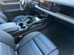 Porsche Cayenne Base Coupe AWD 2026